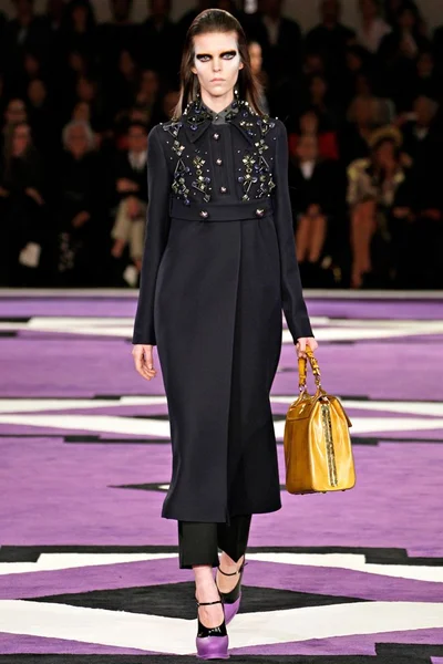Look 13